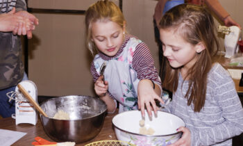 MCC 1st grade students decorated Cookies for Christmas