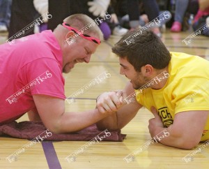 CvC.arm wrestling.01