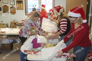 Hadley.Santa.gift wrap