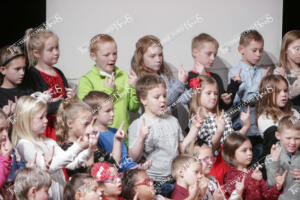 K  1st grade Christmas concert (18 of 45)