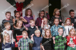 K  1st grade Christmas concert (5 of 45)