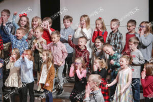 K  1st grade Christmas concert (7 of 45)