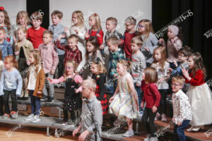 K  1st grade Christmas concert (8 of 45)