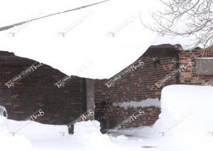 snow.apartment building